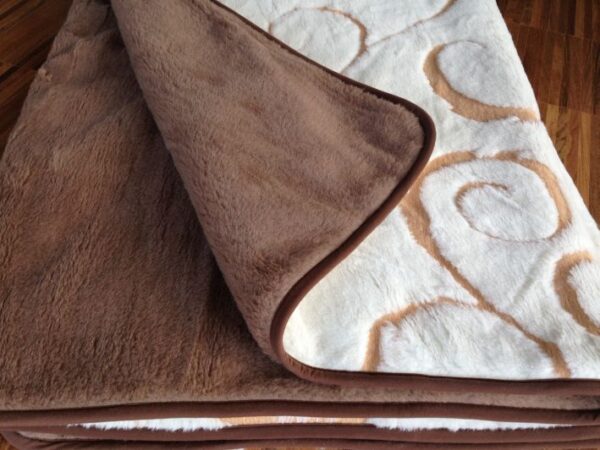 1206 Pościel z wełny Camel Ciemny Kaszmir Gold 160x200 + Podkład wełniany