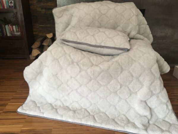 Pościel z wełny Alpaki Silver Caro + Alpaka Gładka 140x200 + Podkład wełniany