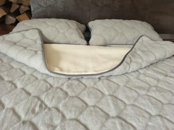 8 Pościel z wełny Alpaki Silver Caro Kaszmir Gładki 240x200 + Podkład wełniany