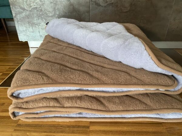 Kołdra z wełny Alpaki Alpina Pasy Camel Ciemny Pasy 160x200