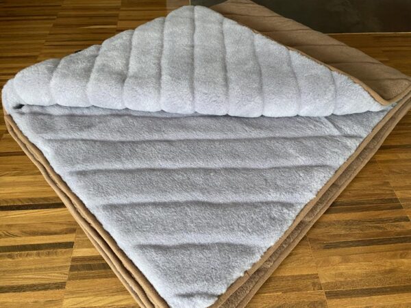 Kołdra z wełny Alpaki Silver Pasy Camel Ciemny Pasy 140x200