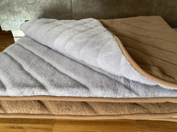Kołdra z wełny Alpaki Silver Pasy Camel Ciemny Pasy 140x200