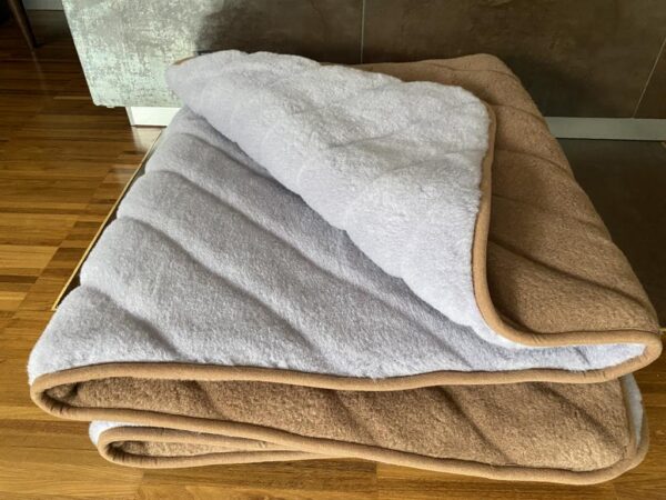 Kołdra z wełny Alpaki Silver Pasy Camel Ciemny Pasy 140x200
