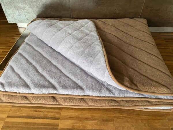 Kołdra z wełny Alpaki Silver Pasy Camel Ciemny Pasy 140x200