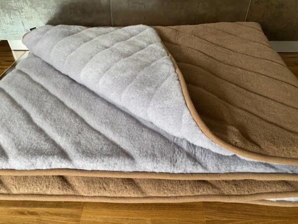 Kołdra z wełny Alpaki Silver Pasy Camel Ciemny Pasy 140x200