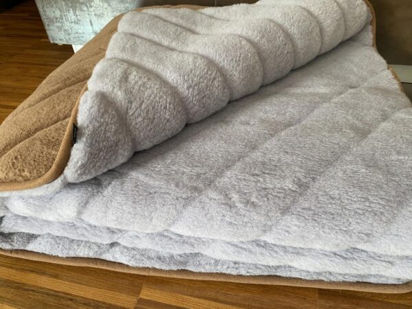 Kołdra z wełny Alpaki Silver Pasy Camel Ciemny Pasy 140x200