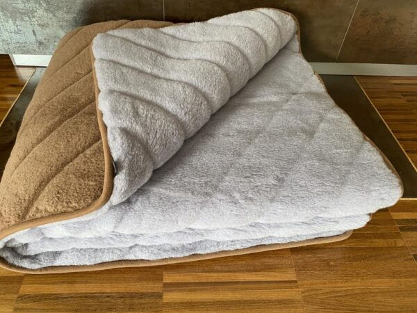 Kołdra z wełny Alpaki Silver Pasy Camel Ciemny Pasy 140x200