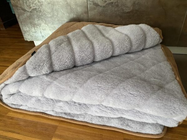 Kołdra z wełny Alpaki Silver Pasy Camel Ciemny Pasy 140x200