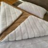 Pościel z wełny Alpaki Silver Pasy Camel Ciemny Pasy 140x200 + Materac wełniany