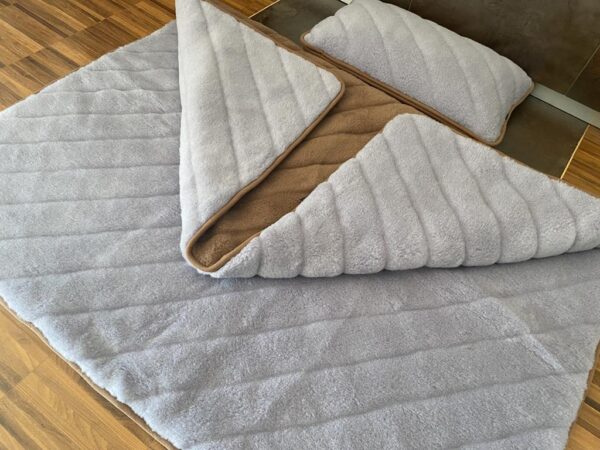 Pościel z wełny Alpaki Silver Pasy Camel Ciemny Pasy 140x200 + Materac wełniany