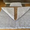 Pościel z wełny Alpaki Silver Pasy Camel Ciemny Pasy 140x200 + Materac wełniany
