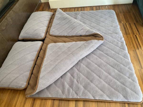 Pościel z wełny Alpaki Silver Pasy Camel Ciemny Pasy 160x200 + Materac wełniany