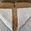 Pościel z wełny Alpaki Silver Pasy Camel Ciemny Pasy 160x200 + Materac wełniany
