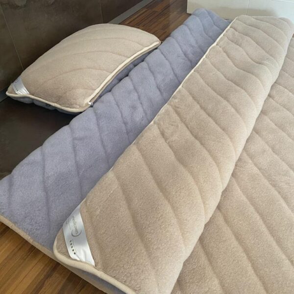 Pościel z wełny Alpaki Alpina Pasy Camel Jasny Pasy 140x200