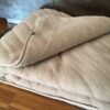 Kołdra wełniana Camel z wełny wielbłądziej Pasy 220x200