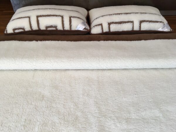 Posciel-Merynos-Greka-Camel-Ciemny-160x200-240x200-59 Pościel z wełny Camel Ciemny + Merynos Tumbler Greka 160x200