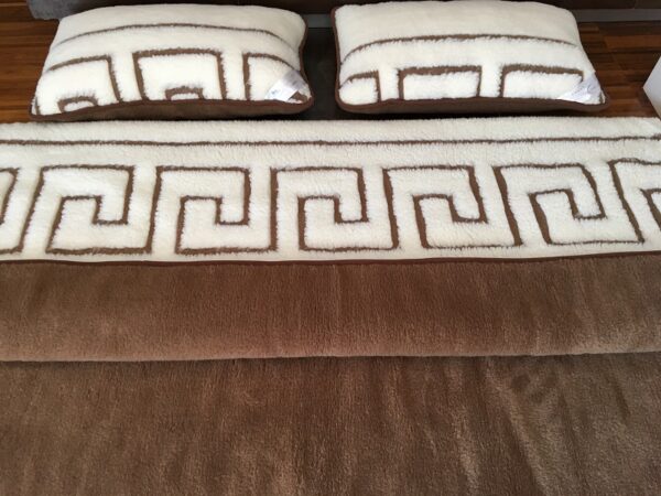 Posciel-Merynos-Greka-Camel-Ciemny-160x200-240x200-82 Pościel z wełny Camel Ciemny + Merynos Tumbler Greka 160x200