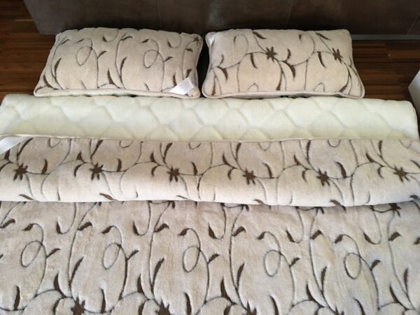 Posciel-Camel-Rampicanti-Kaszmir-Caro-160x200-240x200-31 Pościel z wełny Camel Jasny Rampicanti + Kaszmir Caro 240x200