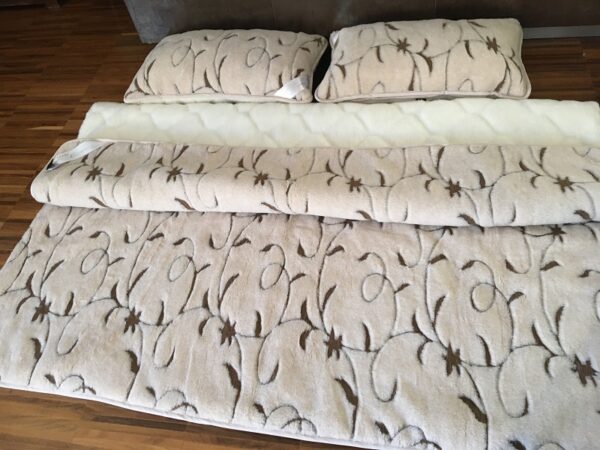 Posciel-Camel-Rampicanti-Kaszmir-Caro-160x200-240x200-36 Pościel z wełny Camel Jasny Rampicanti + Kaszmir Caro 240x200