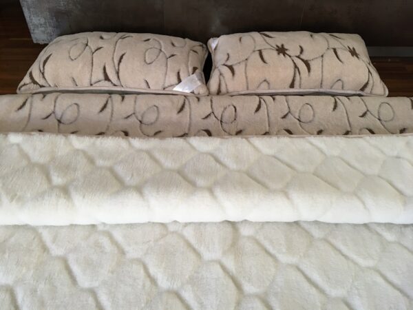 Posciel-Camel-Rampicanti-Kaszmir-Caro-160x200-240x200-40 Pościel z wełny Camel Jasny Rampicanti + Kaszmir Caro 240x200