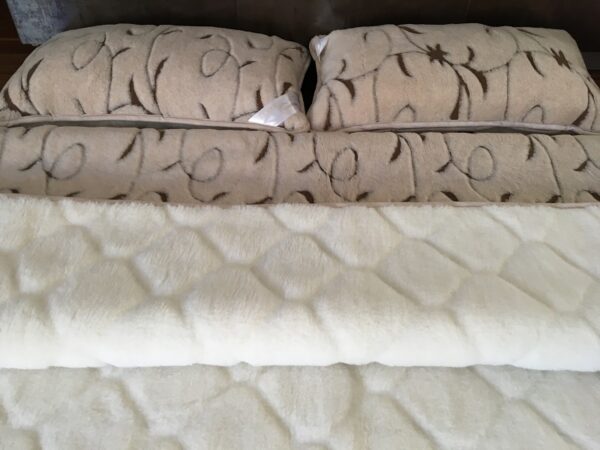 Posciel-Camel-Rampicanti-Kaszmir-Caro-160x200-240x200-43 Pościel z wełny Camel Jasny Rampicanti + Kaszmir Caro 240x200