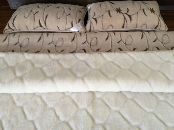 Posciel-Camel-Rampicanti-Kaszmir-Caro-160x200-240x200-46 Pościel z wełny Camel Jasny Rampicanti + Kaszmir Caro 240x200