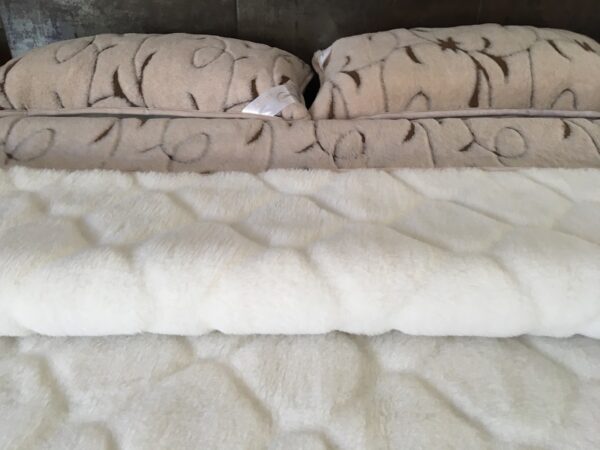 Posciel-Camel-Rampicanti-Kaszmir-Caro-160x200-240x200-51 Pościel z wełny Camel Jasny Rampicanti + Kaszmir Caro 240x200