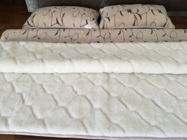 Posciel-Camel-Rampicanti-Kaszmir-Caro-160x200-240x200-55 Pościel z wełny Camel Jasny Rampicanti + Kaszmir Caro 240x200