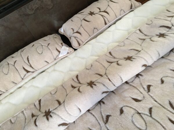 Posciel-Camel-Rampicanti-Kaszmir-Caro-160x200-240x200-6 Pościel z wełny Camel Jasny Rampicanti + Kaszmir Caro 240x200