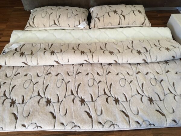 Posciel-Camel-Rampicanti-Kaszmir-Caro-160x200-240x200-9 Pościel z wełny Camel Jasny Rampicanti + Kaszmir Caro 240x200