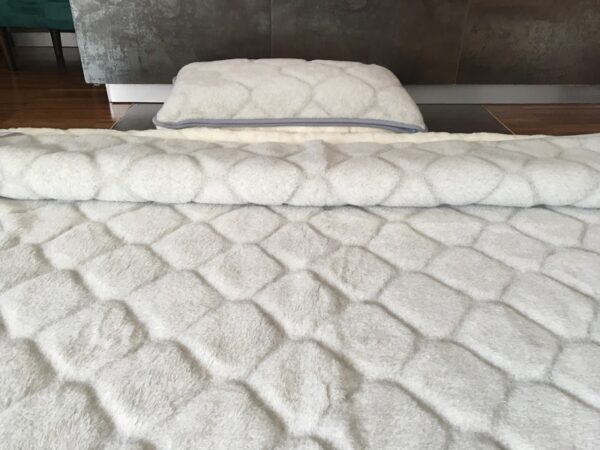 Pościel z wełny Alpaki Silver Caro Kaszmir Caro 140x200 stan magazynowy 4 sztuki