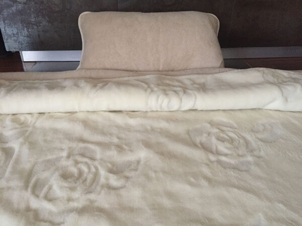 4 Pościel z wełny Camel Jasny + Kaszmir Róża 140x200 + Materac wełniany