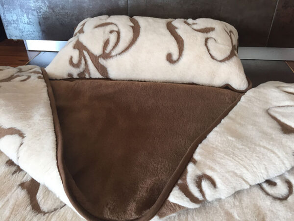 Pościel wełniana Camel z wełny wielbłądziej Szlachecka 140x200 + Materac wełniany
