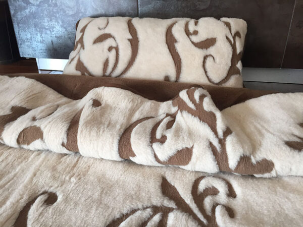 Pościel wełniana Camel z wełny wielbłądziej Szlachecka 140x200 + Materac wełniany