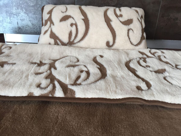 Pościel wełniana Camel z wełny wielbłądziej Szlachecka 140x200 + Materac wełniany