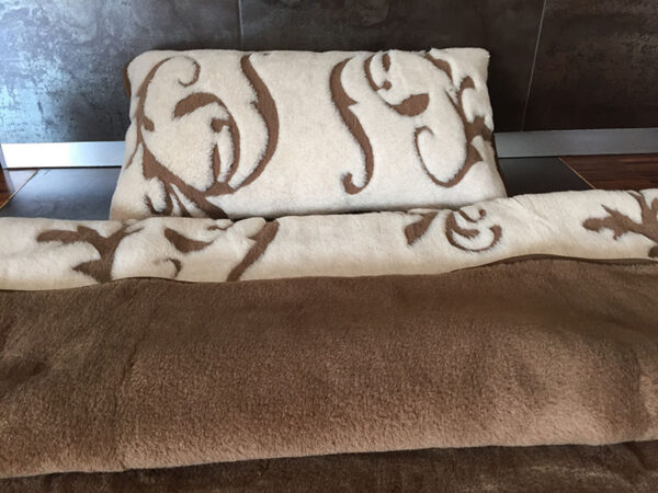 Pościel wełniana Camel z wełny wielbłądziej Szlachecka 140x200 + Materac wełniany