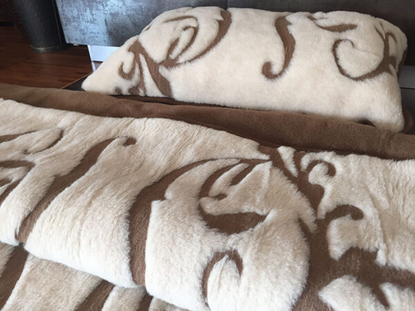 Pościel wełniana Camel z wełny wielbłądziej Szlachecka 140x200 + Materac wełniany