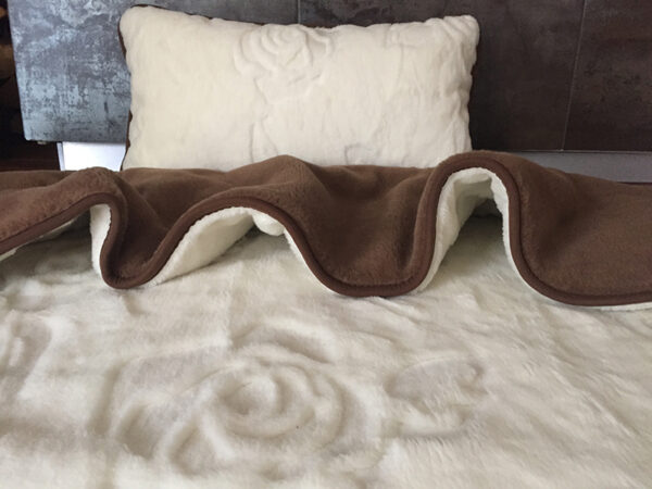 15 Pościel z wełny Camel Ciemny + Kaszmir Róża 140x200 + Materac wełniany