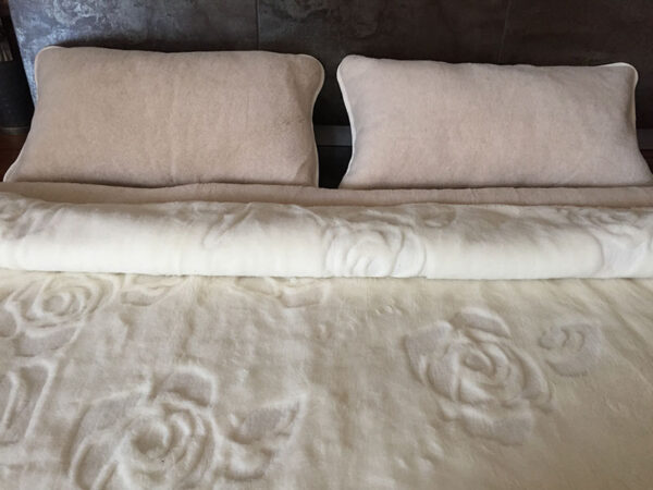 19 Pościel z wełny Camel Jasny + Kaszmir Róża 220x200 + Materac wełniany