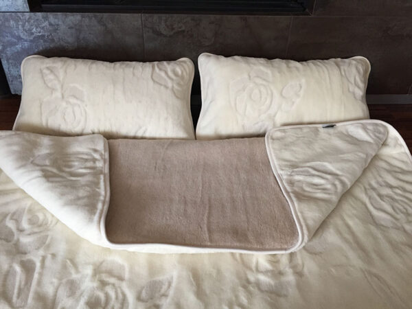 9 Pościel z wełny Camel Jasny + Kaszmir Róża 220x200 + Materac wełniany
