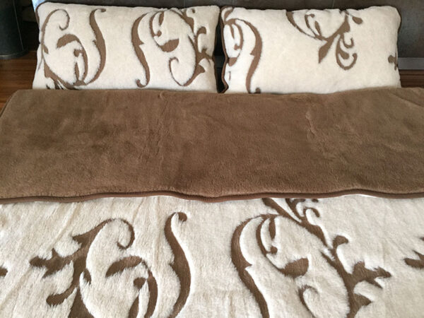 Pościel wełniana Camel z wełny wielbłądziej Szlachecka 220x200 + Materac wełniany