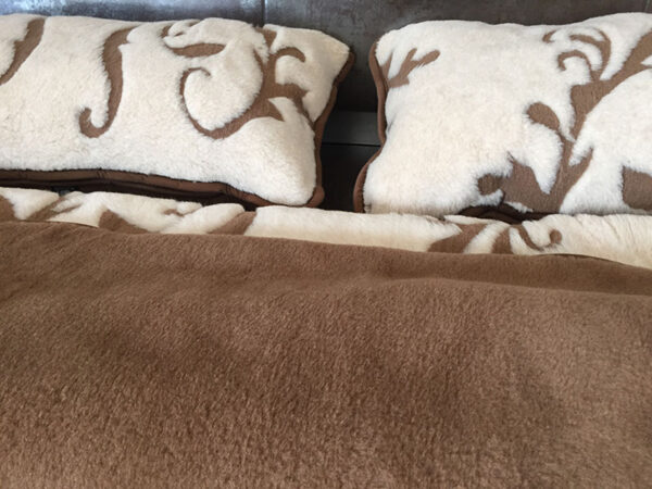 Pościel wełniana Camel z wełny wielbłądziej Szlachecka 220x200 + Materac wełniany