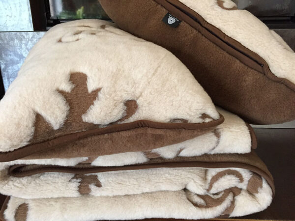 Pościel wełniana Camel z wełny wielbłądziej Szlachecka 220x200 + Materac wełniany