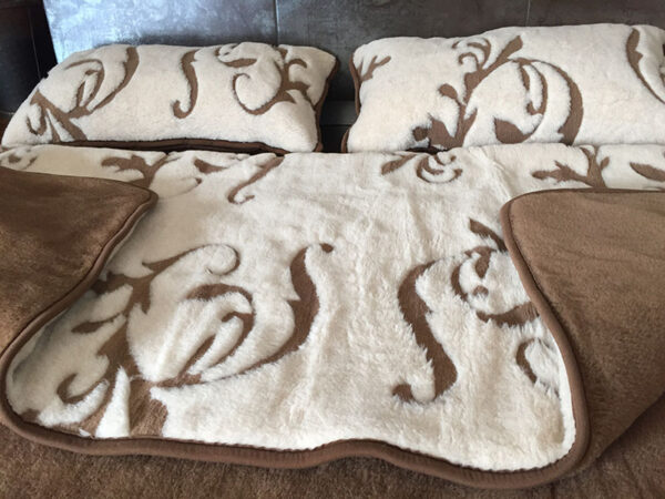 Pościel wełniana Camel z wełny wielbłądziej Szlachecka 220x200 + Materac wełniany