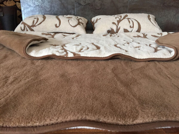 Pościel wełniana Camel z wełny wielbłądziej Szlachecka 220x200 + Materac wełniany