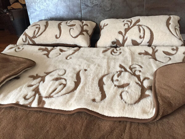 Pościel wełniana Camel z wełny wielbłądziej Szlachecka 220x200 + Materac wełniany