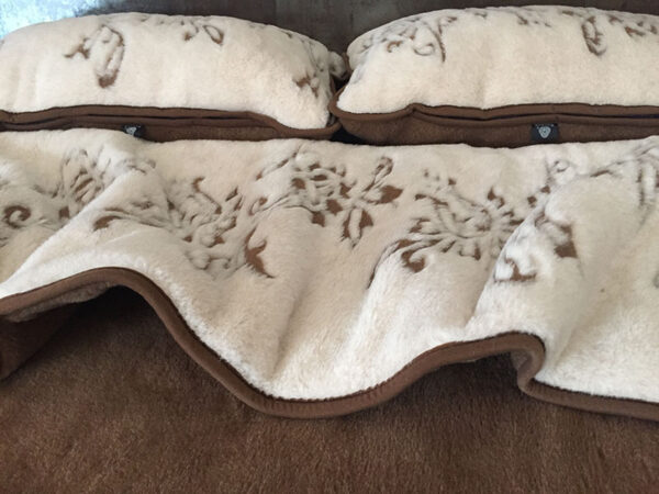 13 Pościel wełniana Camel z wełny wielbłądziej Aruba 200x200 + Materac wełniany