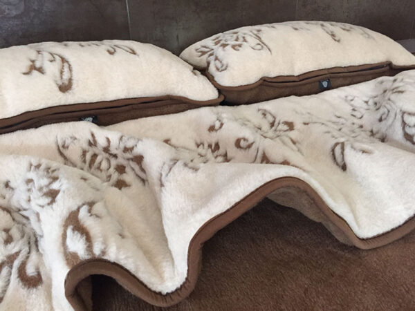 14 Pościel wełniana Camel z wełny wielbłądziej Aruba 200x200 + Materac wełniany