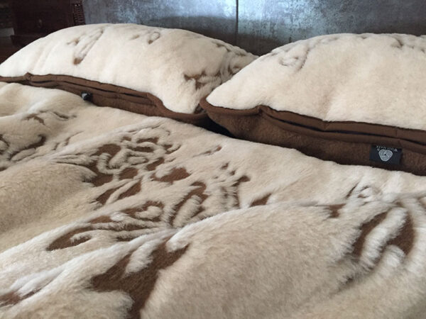 17 Pościel wełniana Camel z wełny wielbłądziej Aruba 200x200 + Materac wełniany