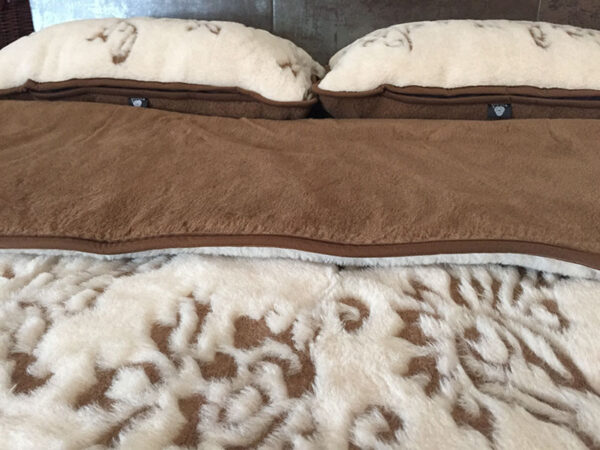 25 Pościel wełniana Camel z wełny wielbłądziej Aruba 200x200 + Materac wełniany